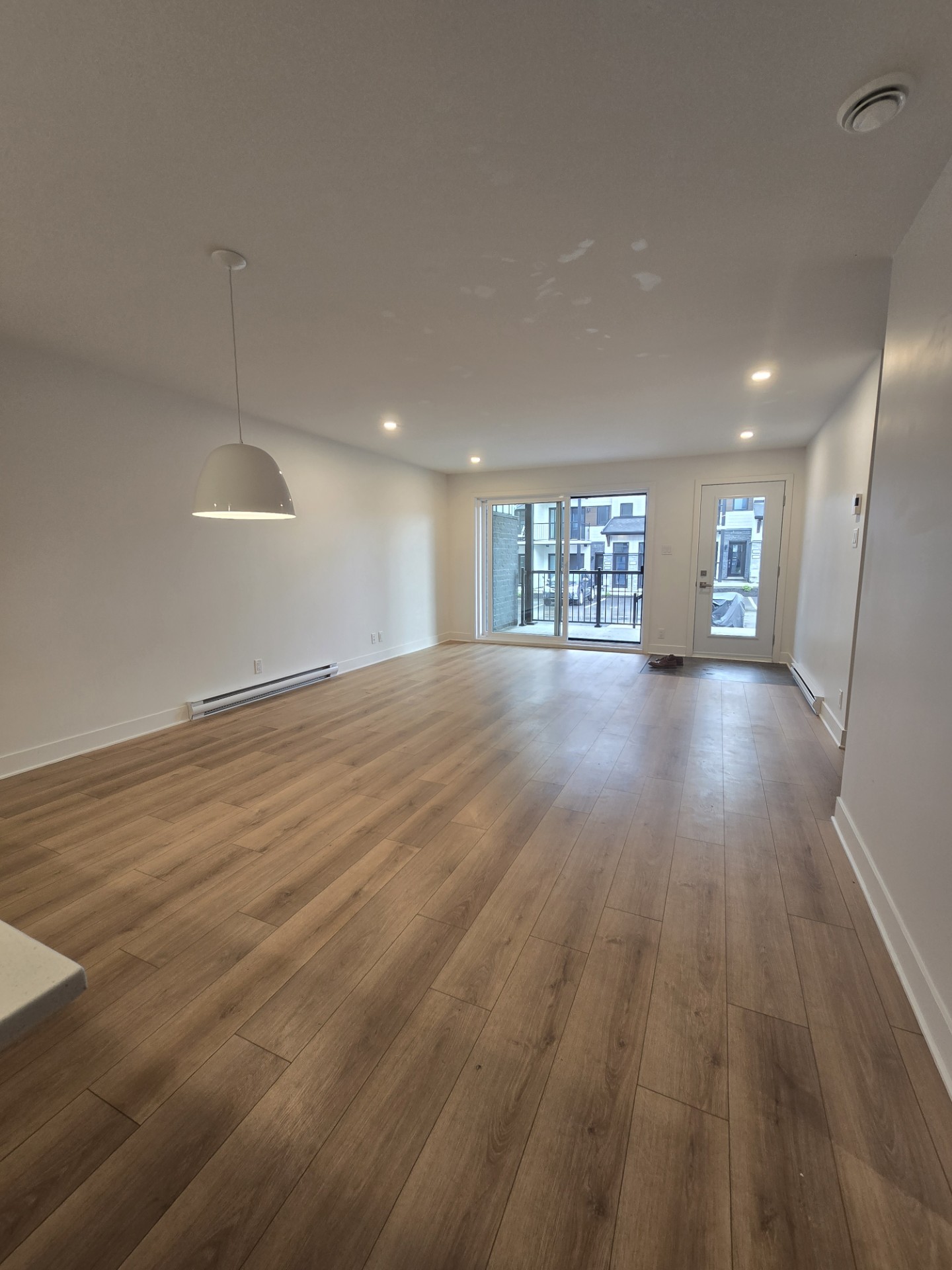 4½ neuf à Windsor - 2 mois gratuits et comptoirs de quartz